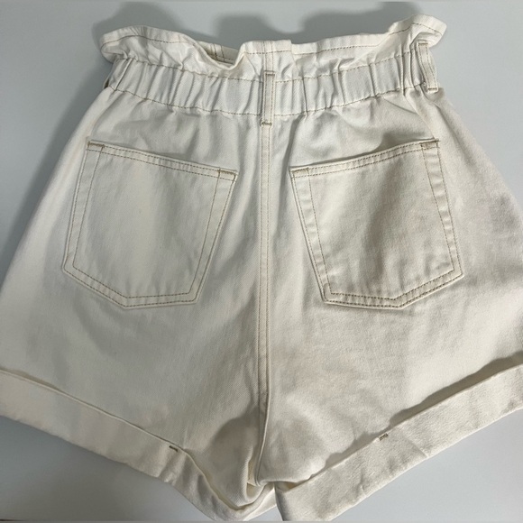 TOPSHOP cream off white color high waisted button fly elastic waist shorts 4 EUC - Picture 6 of 7